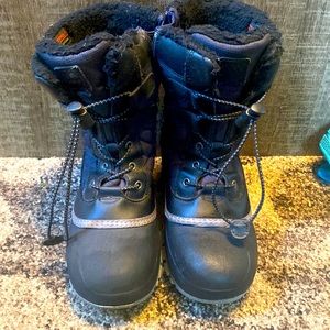 Used kids snow boots.